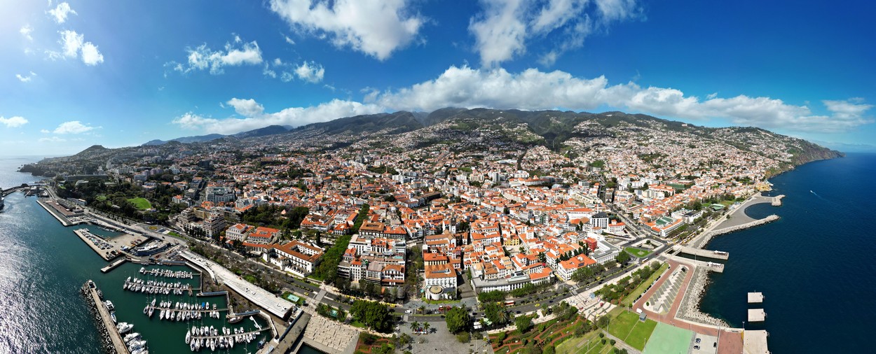 Drohne &uuml;ber Funchal