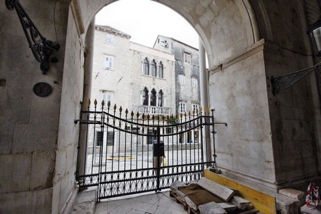 trogir-dom
