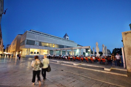 zadar-abend