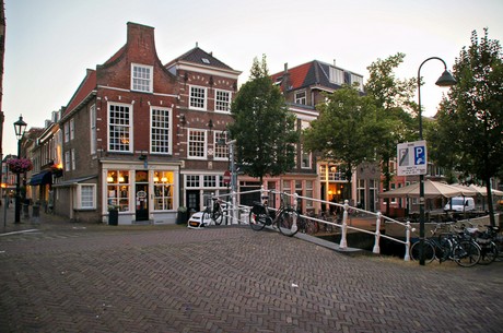 delft