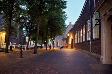delft