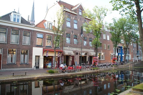 delft