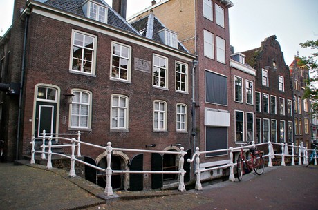 delft