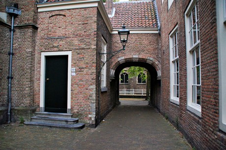 delft