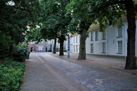 delft