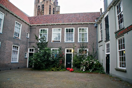 delft