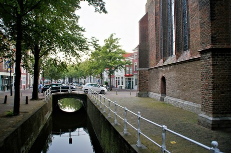 delft
