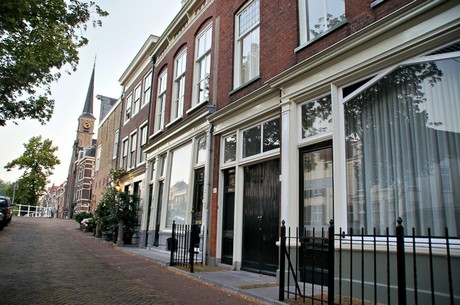 delft