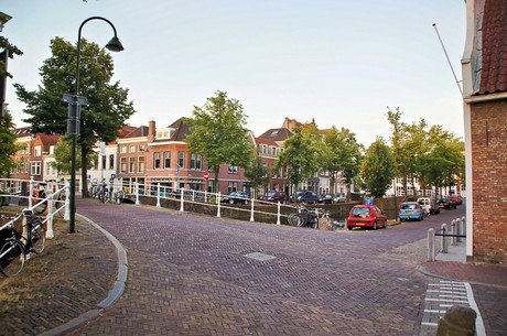 delft
