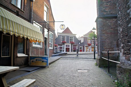 delft