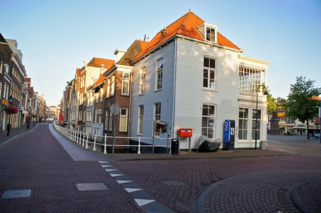 delft